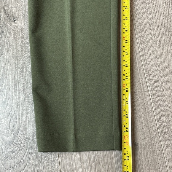 Chapter One Sportswear belted Olive Green Cargo pants . - Picture 5 of 8